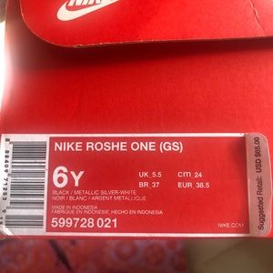 Boys 6 Y Nike Roshe One ( GS)  black